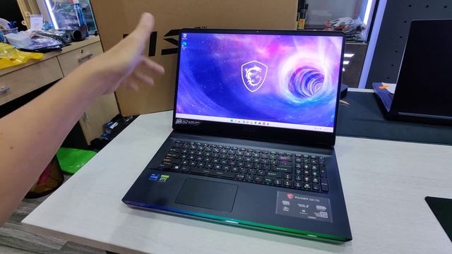 ស្តេចលេបថប Msi Raider GE76 12UGS