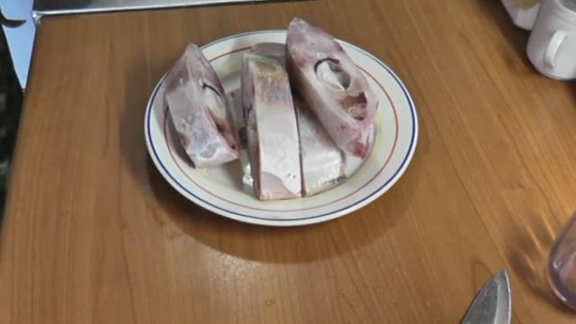 Быстрая и наваристая уха из мороженой рыбы смотреть онлайн