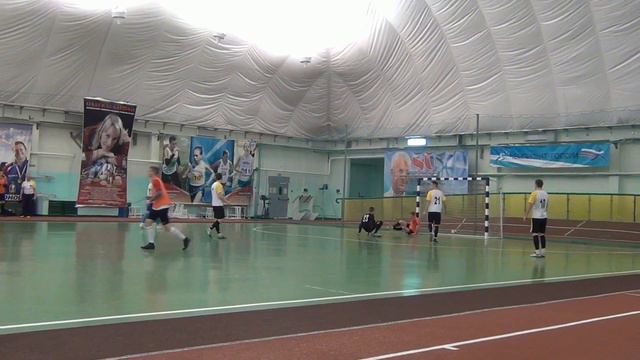 Смена - Город Солнца, начало 2 тайма смотреть онлайн