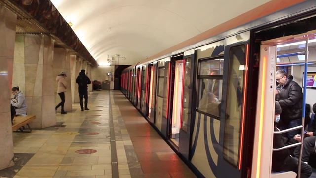 "Москва-2019" по Калужско-Рижской линии на станции "Китай-Город" смотреть онлайн