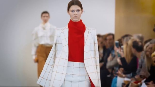 The AW19 Fashion Show And After Party | Victoria Beckham смотреть онлайн