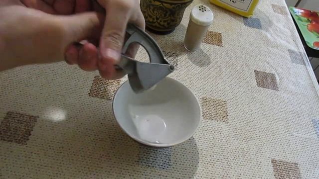 ЖАРЕНЫЕ КАРАСИ БЕЗ КОСТЕЙ И С ЧЕСНОЧКОМ // ЖАРЕНАЯ РЫБА смотреть онлайн