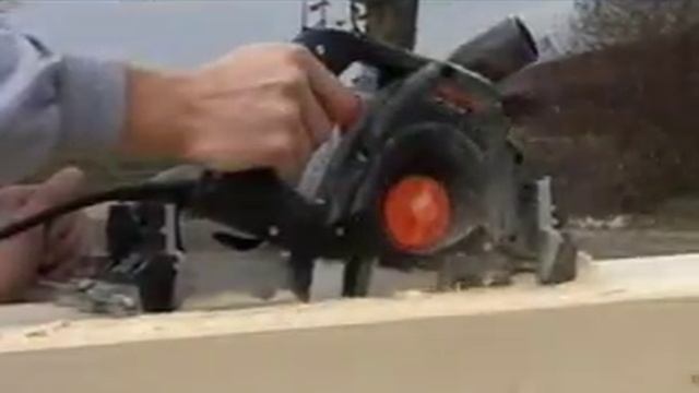 Продольные пропилы с цепной пилой UniverS от Protool смотреть онлайн