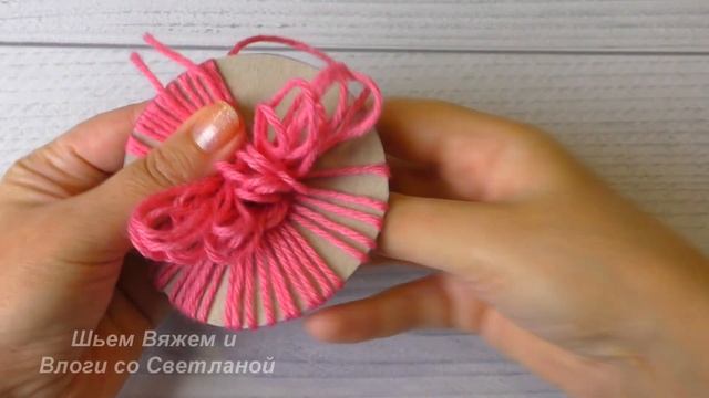Помпон из Пряжи | Объемный и Ровный Помпон из Ниток | Подробный МАСТЕР КЛАСС смотреть онлайн