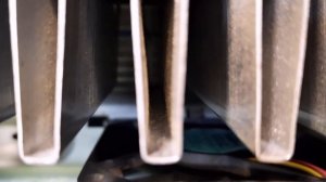 Ресивер Pioneer VSX-417 уходит в защиту.