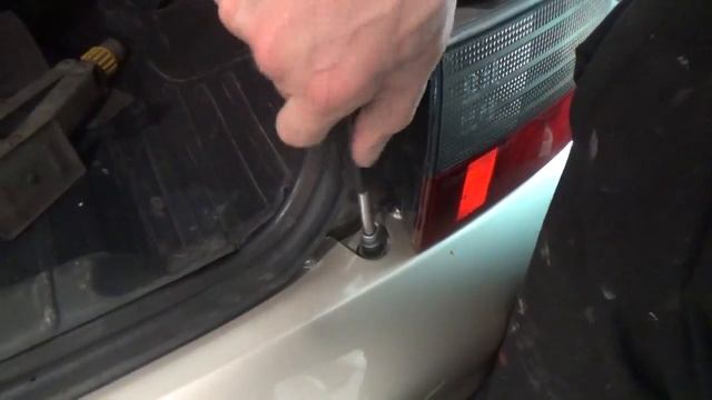Снятие установка заднего бампера ВАЗ 2110,12. смотреть онлайн