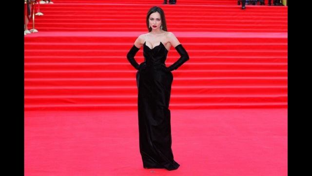 Настасья Самбурская показала фигуру смотреть онлайн