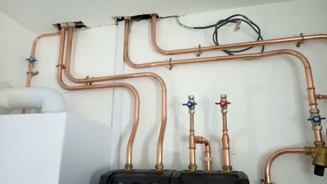 Viessmann Vitodens 200 with two mixed circuits and Viessmann cylinder. смотреть онлайн