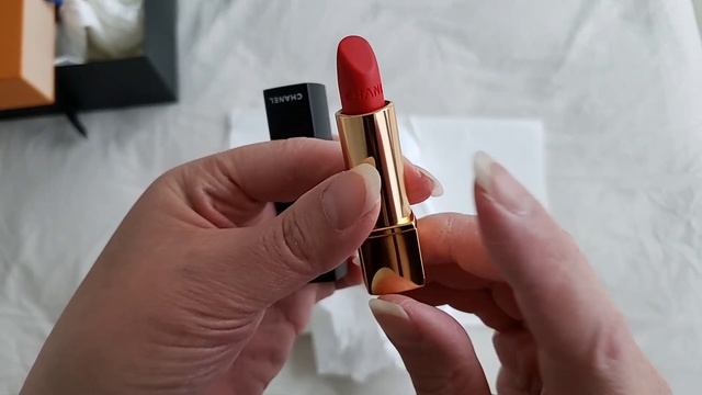 GIVEAWAY 1000 Subscribers Milestone CHANEL Limited Edition Luminous Matte Rogue Allure Lip Colour смотреть онлайн