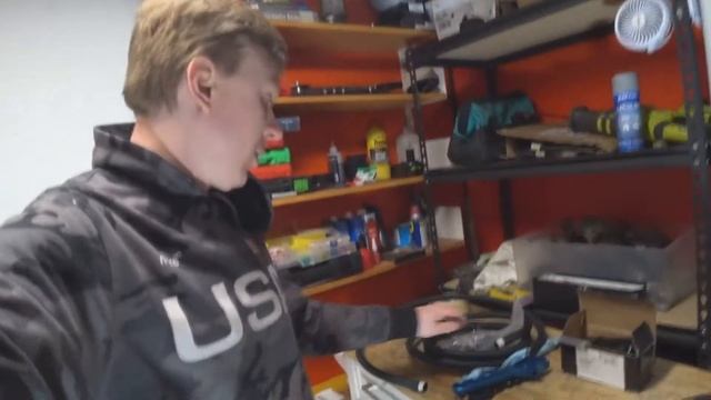 Радиатор охлаждение масла двигателя и АКПП Мазда РХ8 масляная магистраль на фитингах AN6-AN10 смотреть онлайн