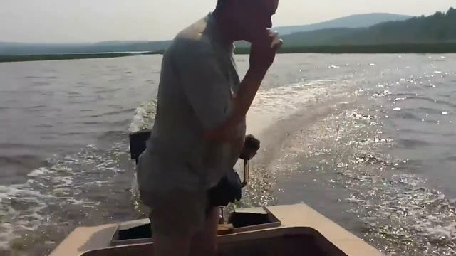 Лодка болотоход. Мотор для заростающих водоемов. смотреть онлайн