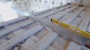 Как выровнять деревянный пол под ламинат своими руками?