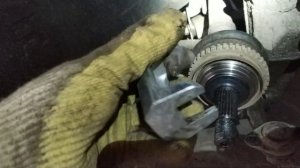 замена шаровой опоры приора