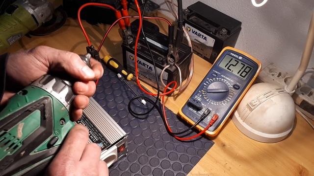 Invertor 12V DC/ 230V AC 300W(střídač) TZNP