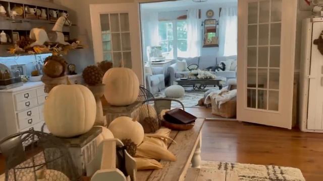 Fall Antique Farmhouse Styled Home Tour смотреть онлайн