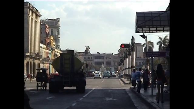 Havana / Cuba (Walking tour-Malecon to Capitol) Part 2 смотреть онлайн