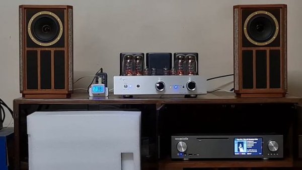 HiFi System. Tannoy Prestige Autograph Mini speakers. Play Me
