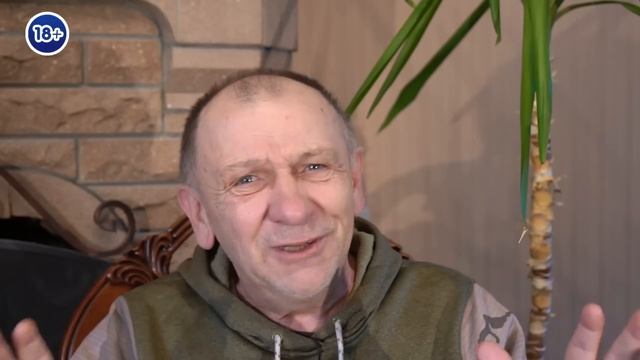 Анекдот про навозных жуков, настоящих космонавтов и лучший подарок мужчине смотреть онлайн