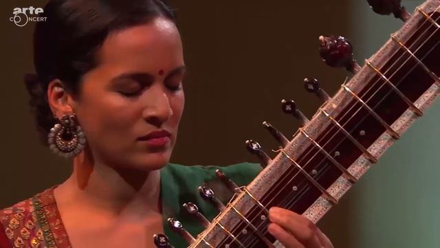 Anoushka Shankar Ensemble & Patricia Kopatchinskaja (Berlin, 2016-04-23) смотреть онлайн