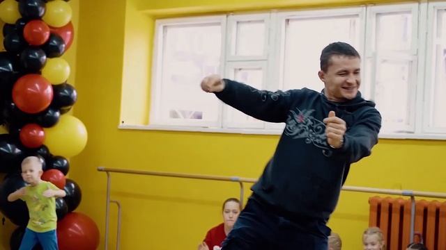 Переход на онлайн за два дня. Бизнес в кризис. Жизнь студии танцев в условиях пандемии смотреть онлайн