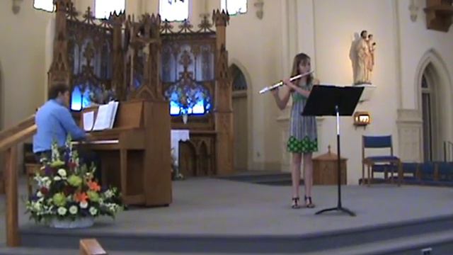 Rachel playing Little Brown Jug on her flute смотреть онлайн