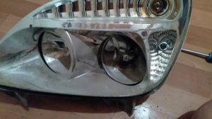 Как разобрать и почистить фару газели. Чем мыть отражатель фары?