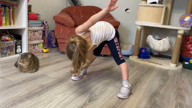 Танцы и ОФП с Василисой!!! Новая идея!!! Треним и готовимся к стартам!!! смотреть онлайн