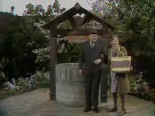 Бенни Хилл смотреть онлайн