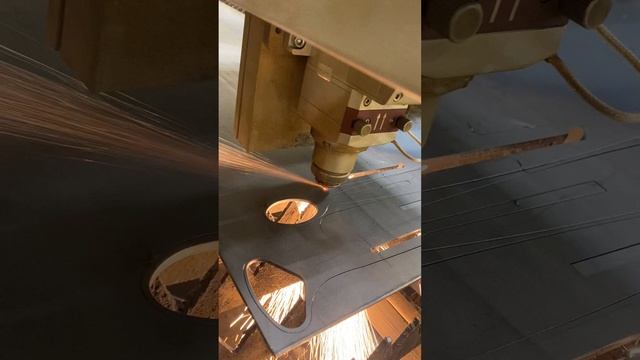 Лазерная резка деталей из листового металла смотреть онлайн