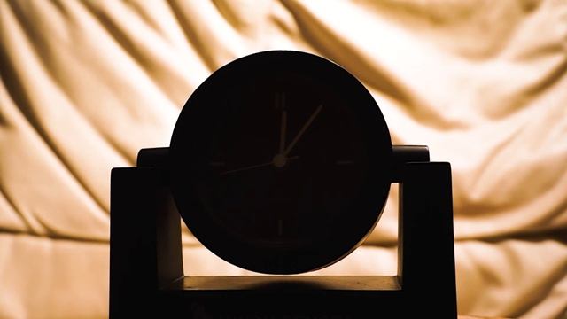 Звук часов под приятную музыку смотреть онлайн