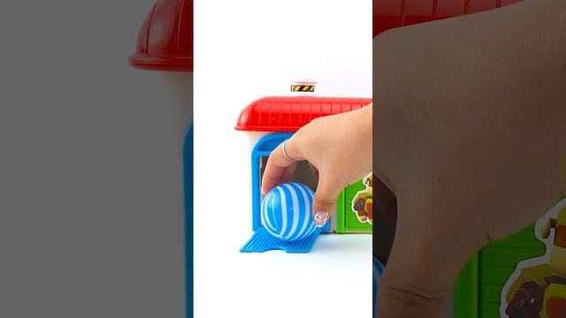 #Shorts - Интересное видео о том, как сделать фигурку-трансформер с радужным автомобилем