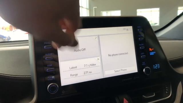 2019 Toyota C-HR XLE Review смотреть онлайн