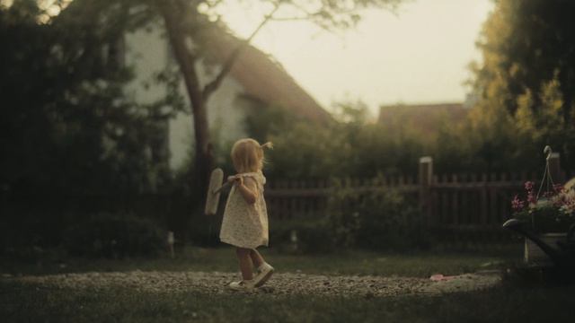 In the Enchanted Garden | Canon R5C смотреть онлайн