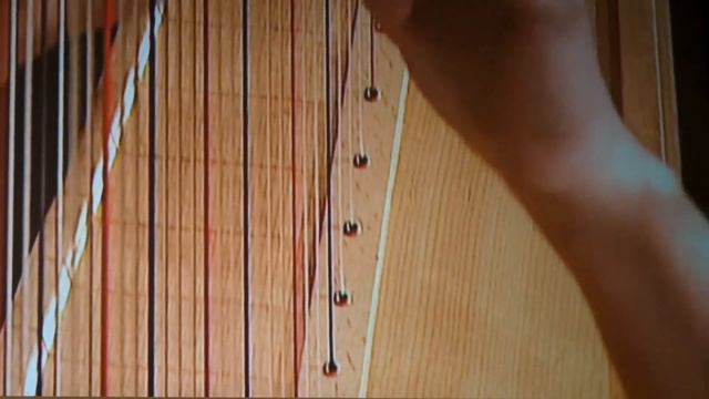 Harp - Девушка играет на арфе смотреть онлайн