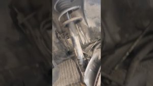 «Помоги себе сам»(Часть 2) Замена передних амортизаторов на BMW.