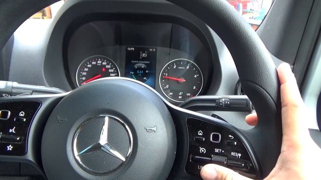MB Sprinter 2019 Panels And Icons Explained - Cruise Control (Tutorial)