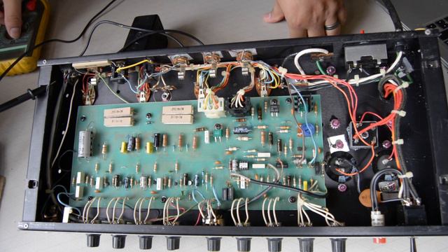 BROKEN SOUNDZ: RANDALL RG80ES - How to Troubleshoot - Noise - HUM - LED's on your Vintage Amp смотреть онлайн