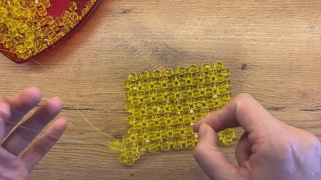 СУМКА ИЗ БУСИН и ЛЕСКИ СВОИМИ РУКАМИ смотреть онлайн