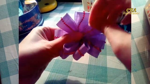 Резинка для волос с перьями! Своими руками, легко и просто! смотреть онлайн