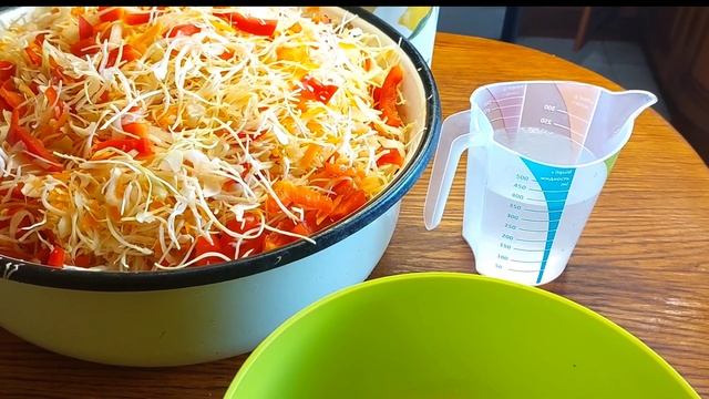 маринована капуста капуста з болгарським перцем салат з капусти на зиму смотреть онлайн