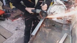 ПЕЧЬ БУРЖУЙКА С ВОДЯНЫМ КОНТУРОМ И КОНВЕКЦИЕЙ ВОЗДУХА ИЗ МЕТАЛЛОЛОМА СВОИМИ РУКАМИ / ТЕПЕРЬ ЖАРКО