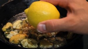 Как вкусно пожарить МИДИЙ? Жареные мидии - простой и вкусный рецепт!