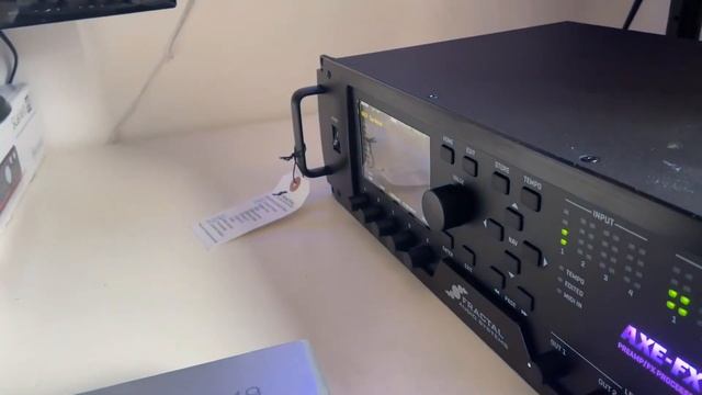 Axe-fx 3 preamp/fx processor mk2 by fractual Unboxing/out of the box play смотреть онлайн