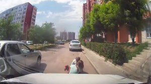 Автомобиль сбил ребенка в жилой зоне…