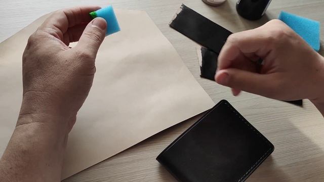 Покраска кожи растительного дубления. Кошелек из растишки. смотреть онлайн