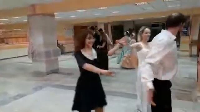 Полька-тройка. Покровский Лермонтовский бал. смотреть онлайн