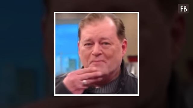 Мужчина решил убрать бороду и длинные волосы. Жена ахнула, когда увидела его смотреть онлайн