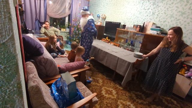 Готовимся и отмечаем новый 2023 в кругу семьи! Дед мороз для малышей смотреть онлайн