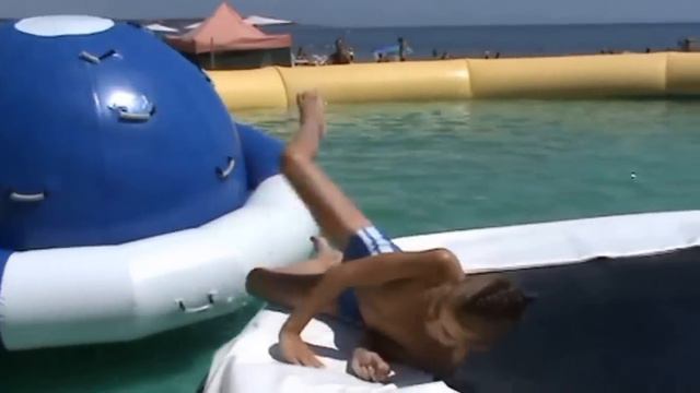Одесса водный надувной #бассейн Костя #пляж Лузановка / Odessa water inflatable pool beach смотреть онлайн
