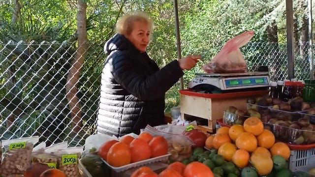 Мини-рынок на Мацесте.Радушные продавцы,отличный товар.Рекомендую.25 октября 2021 г. смотреть онлайн